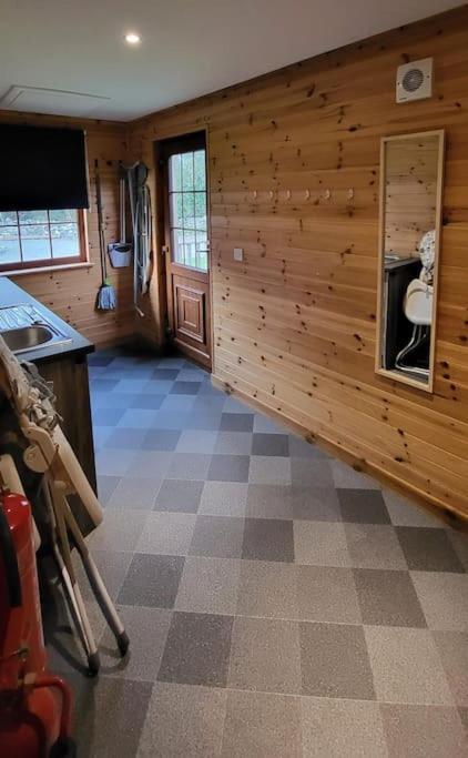 Artro Lodge Luxury 3 Bedroom, 3 Bathroom & Hot Tub Лланбедр Экстерьер фото